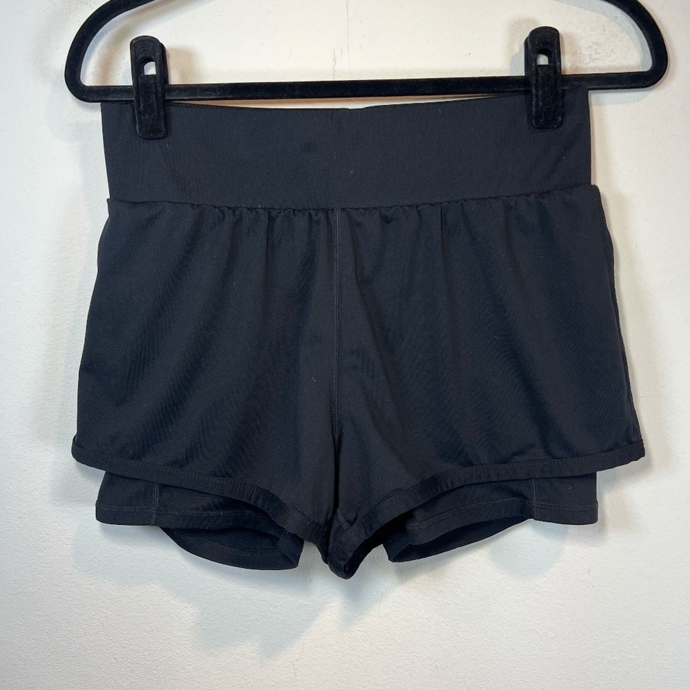 Fabletics Women’s Olesia Shorts Black  Pull On Layered Workout Athleisure  Small